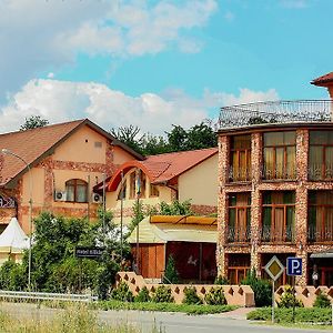 Hotel Kilikiya Uzjhorod Exterior photo