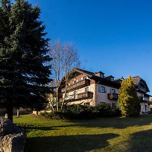 Entenwirt Seeham Hotel Exterior photo