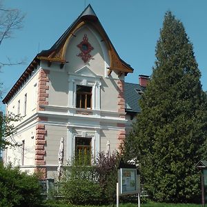 Penzion Vila Machu Hotel Kopřivnice Exterior photo