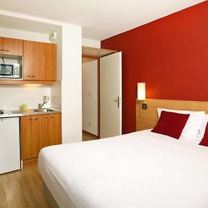 Sejours & Affaires Geneve Saint Genis Lejlighedshotel Exterior photo