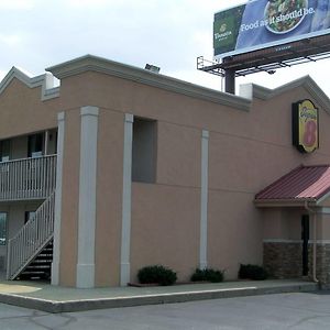 Super 8 by Wyndham Lafayette Motel Exterior photo