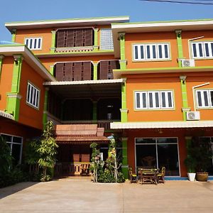 Phetphaylin Hotel Pakxe Exterior photo