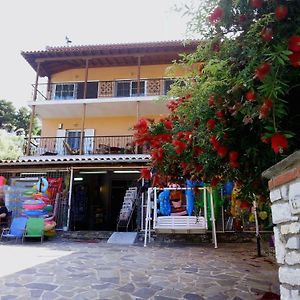 Tzaneria Apartments Kanapitsa  Exterior photo