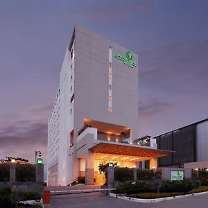 Lemon Tree Hotel, Gachibowli, Hyderabad Exterior photo