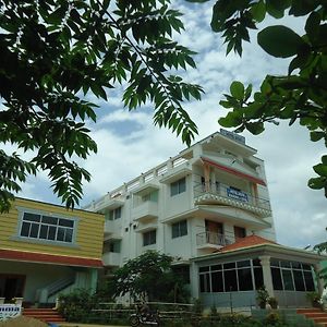 Aruvi Hotel Yelagiri Exterior photo