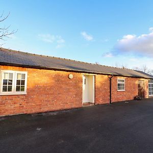 Commonwood Cottage Wrexham Exterior photo