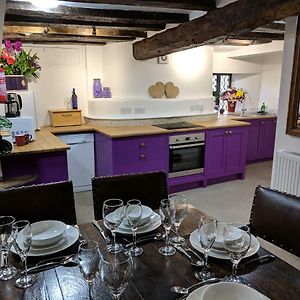 Cotswolds Valleys Accommodation - Medieval Hall - Exclusive Use Character Three Bedroom Holiday Apartment Stroud  Exterior photo