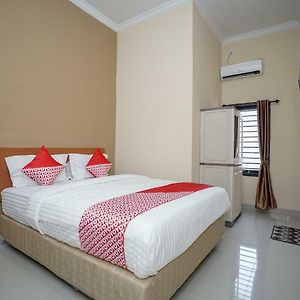 Oyo 959 Graha Ham Family Hotel Palembang Exterior photo