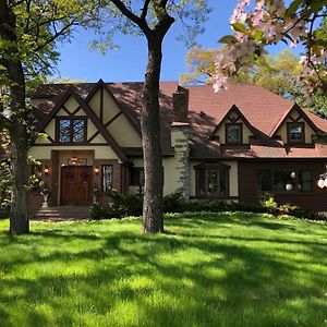 Otter Creek Eau Claire Altoona Bed and Breakfast Exterior photo