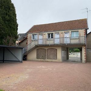 Le Saint Pierre Hotel Chemille-en-Anjou Exterior photo