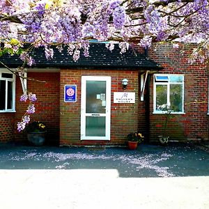 Malvern House Hotel High Wycombe Exterior photo