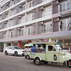 Chompu Nakarin Apartment Trang Exterior photo