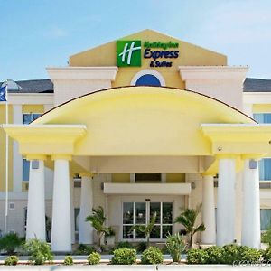 Holiday Inn Express Hotel And Suites Falfurrias Exterior photo