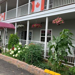 Midtown Motel&Suites Moncton Exterior photo