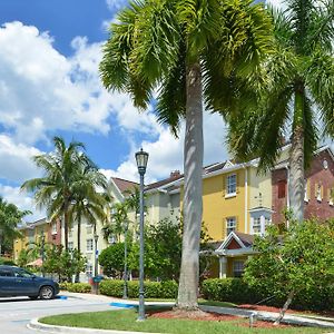 Towneplace Suites Miami Lakes Exterior photo