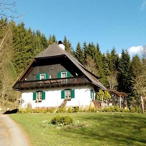 Gaestehaus Fridolin Bed and Breakfast Krieglach Exterior photo