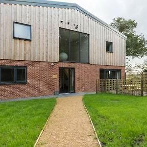 Oak & Hazel, Heath Row Barn Lejlighed Overton  Exterior photo