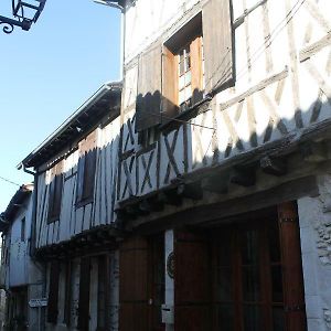 L' Ancien Relais De Poste - Margot Lejlighed Casteljaloux Exterior photo