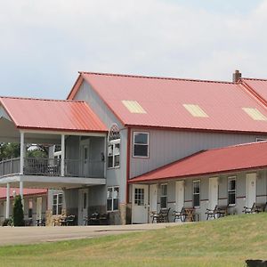 Golden Knight Inn&Suites Rock Stream Exterior photo