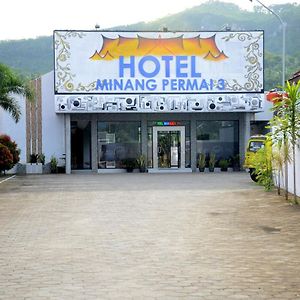 Hotel Minang Permai 3 Pacitan Exterior photo