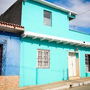 Hostal El Conquistador Bed and Breakfast Trinidad Exterior photo