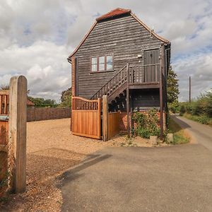 The Oast Villa Maidstone Exterior photo