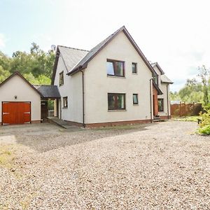 Riverbank House Villa Roybridge Exterior photo