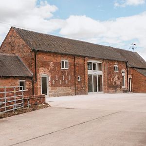 Tuppenhurst Barn Bed and Breakfast Rugeley Exterior photo