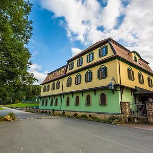 Lovecky Zamecek Hotel Buchlovice Exterior photo