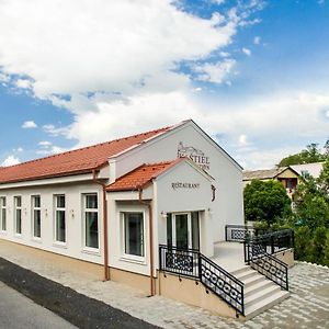 Am Kastiel Penzion Hotel Rimavská Sobota Exterior photo